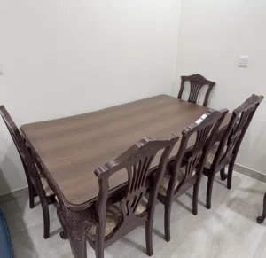 طاولة طعام كبيره للبيع