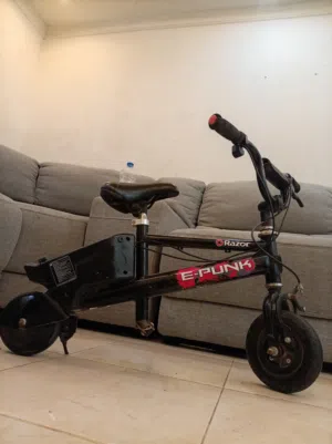 للبيع سيكل أطفال حجم صغير ماركة aRazor يعمل على الشحن