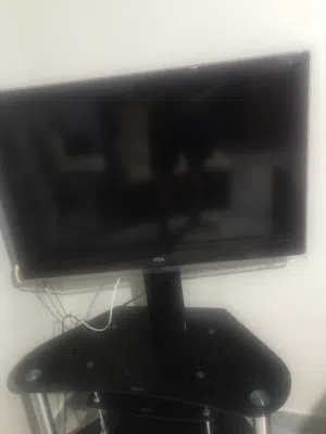 تلفاز tcl 50 انش للبيع
