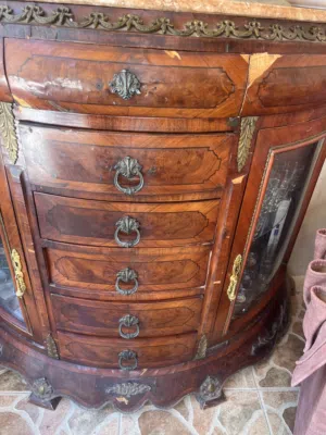 طاولة ديكورية