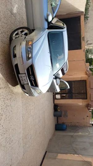 سوناتا للبيع سياره نظيفه كربون ومحرك وكمبيو الله يبارك سعر 20.000,قابل للتقاش