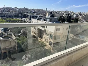 شقه للبيع في سطح مرحبا قرب ترست للتأمين