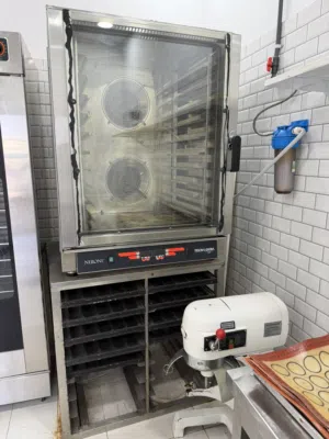 اجهزة ومعدات كهربائية وغيرها للمخابز والمطاعم