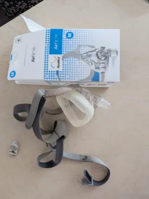 جهاز تنفس أثناء النوم ResMed CPAP مع كامل الملحقات للبيع