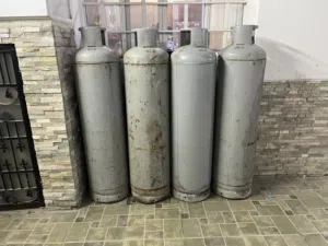 قطعة واحدة بـ 40 ريالاً Gas cylinder big for 40ro