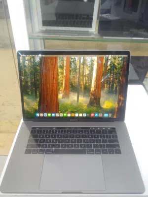 MacBook Pro 15 2017 i7 16GB Ram 256GB SSD لابتوب ابل