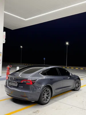 Used Tesla Model 3 in Al Batinah