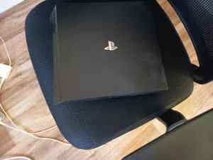 PS4 pro without controller text