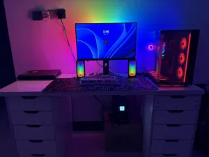 pc مع ملحقاتة