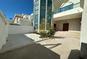 5 m2 5 Bedrooms Villa for Rent in Abu Dhabi Al Karama