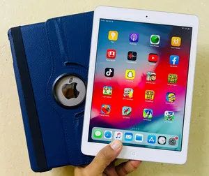 Apple . iPad Air . 128 GB3