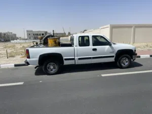 شفرليت يوجد فيه برميل شحم ومكينة هوا ضغط منخفض وصندوق عدة فاضي