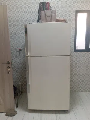 للبيع ثلاجه الحجم الكبير