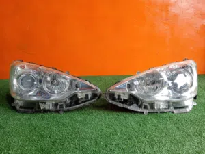 اضوية امامية تويوتا بريوس سي موديل2012-2014   2012 Toyota prius C  مستعمل اصلي وارد اليابان