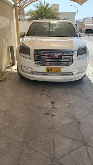 2014 GMC Acadia SL SUV for Sale - GCC Specs, 7 Seats, Excellent Condition