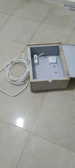 صندوق شاحن سيارة
