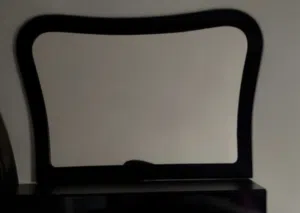 مرايا عصرية مع اطار خشبي لامع Modern mirrors with a glossy black wooden frame