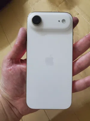 للبيع – iPhone 17 Air بحالة الجديد