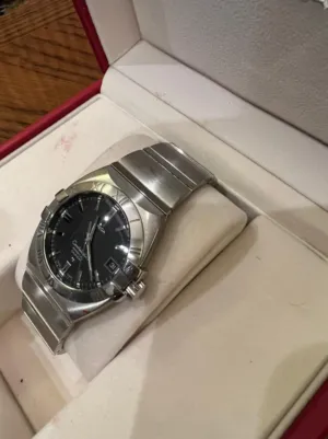 ساعات اوميغا عدد 2رجالي وستاتي للبيع من الوكاله في الاردن