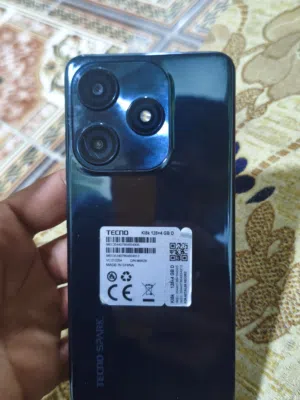 تكنو سبارك 10c ذاكره 128 مكفول من العطل وتصليح  وبي مجال او مراوس بايباد  نفس الذكره