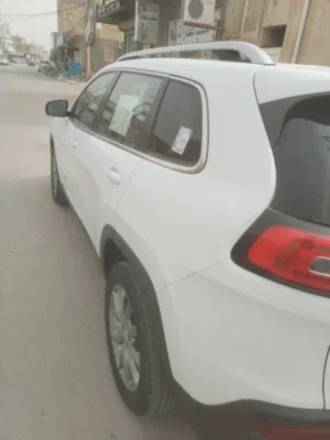 جيب شيروكي بزون 2018
