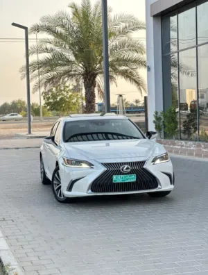 Used Lexus ES in Al Batinah