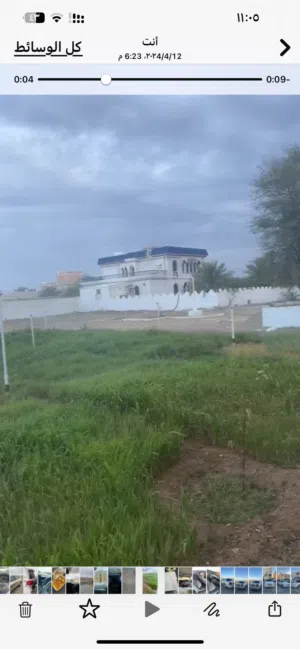 مزرعة للبيع أو لأجار بعبري الدريز مسوره بالكامل فيها بئر