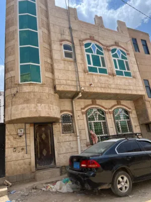 88 m2 More than 6 bedrooms Townhouse for Sale in Sana'a Sa'wan