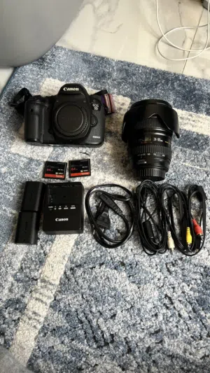 Canon 5D Mark III + عدسة 24-105mm L نظيفة جداً