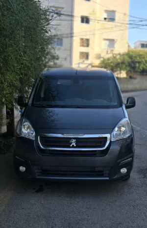 بيجو تي بي 2016