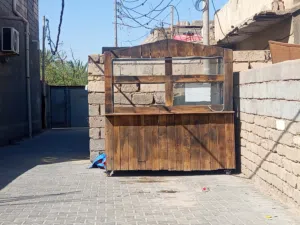 كشك متنقل قياس 2×2 العمق متر مكاني بصرة أبو الخصيب السعر 800الف.