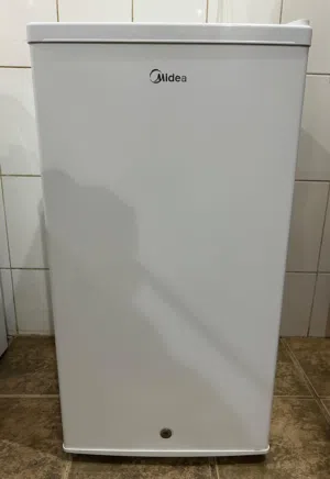 Midea Mini Fridge