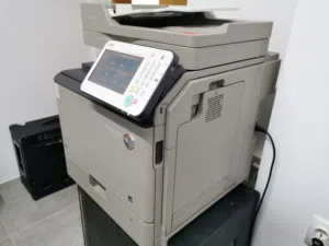 Canon imageRUNNER ADVANCE C350i طابعة كانون 3 في 1 ملون - الطابعة مستعمل وارد اوربي
