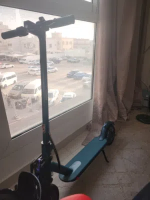 اسكوتر كهربائي بحالة ممتازة