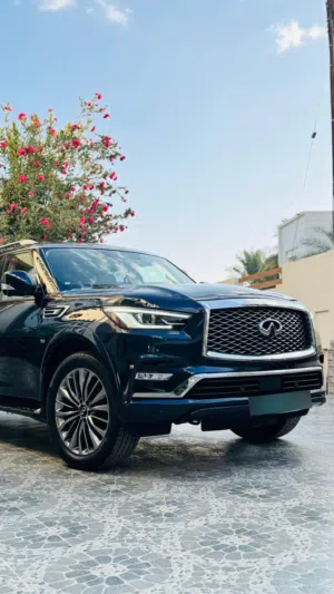 انفنتي QX80 2018 بنظافة مميزة صبغ الوكالة