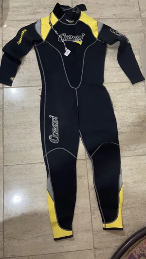 بدلات غوص سكوبا من شركه كريسي الايطاليه