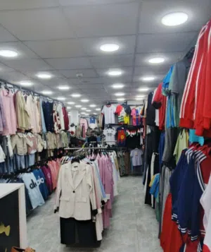 محل تجاري للبيع مع ديكور بخلو