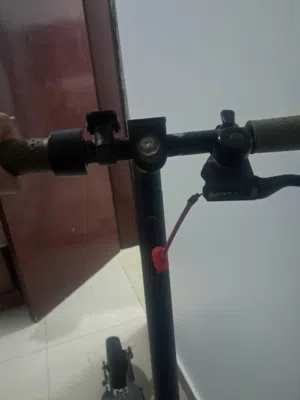 اسكوتر حلو البطاريه ممتاز وجيد  الكفارت حلو وسريع سرعته 55