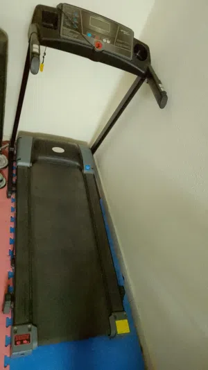 Treadmill with incline (Foldable)- جهاز مشي قابل للطي مع خاصية الميل