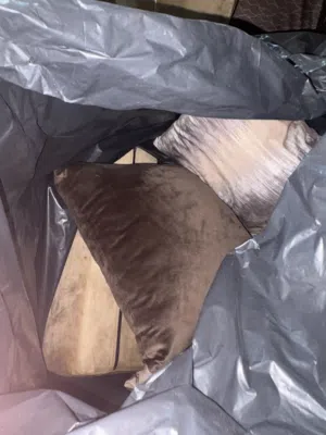 للبيع كراسي و مخدات و مساند تنفع حق مجلس و صاله