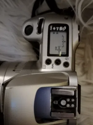 كاميرا كانون 300 D EOS