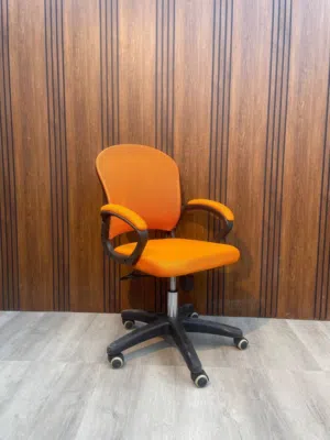 كرسي فاخر باللون البرتقالي تصميم يجمع بين القوة والفخامة! والراحه التامه اسفنج مريح وسعر مناسب للكل