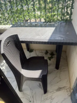 6كراسي مع طاوله. طقم
