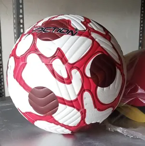 طابات فوتبول نوعيات ممتازه لدورات كرة القدم