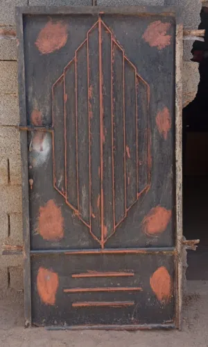 باب حديد من دق القديم