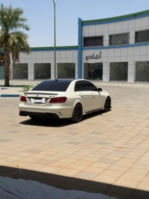 Used Mercedes Benz E-Class in Al Dakhiliya