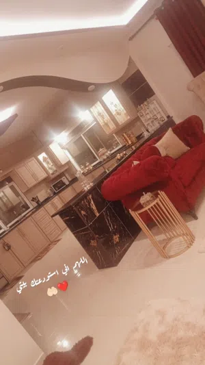 كنب للون خمري للبيع