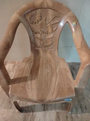 كراسي بلاستك