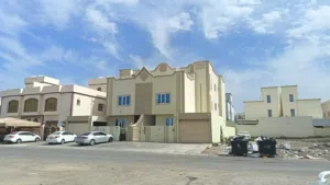 فيلا للبيع المعبيله 8 بالقرب من الجامعه الالمانيه