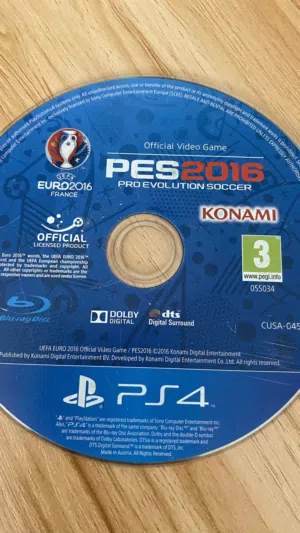 CDs ps4 للبيع